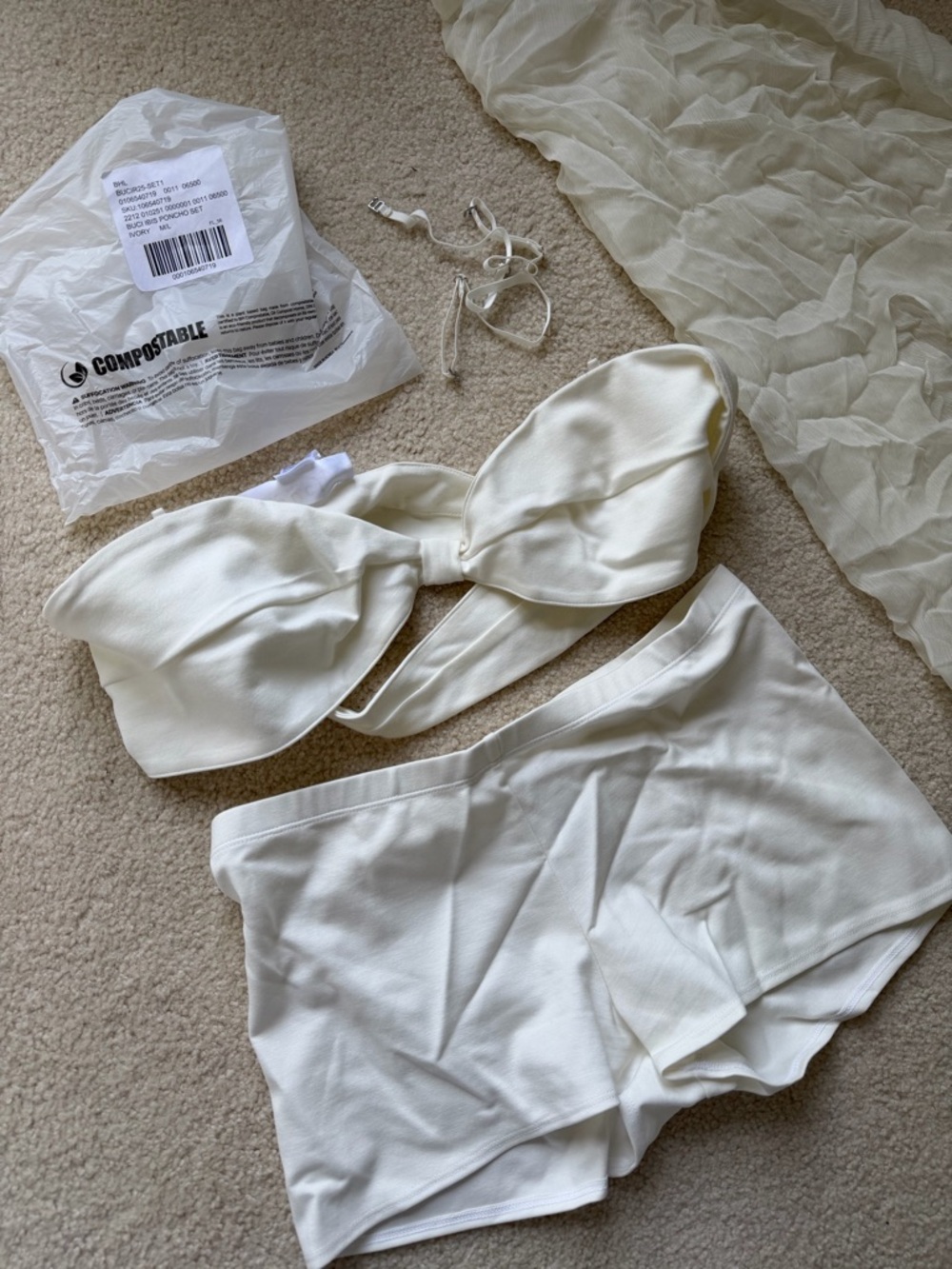 BUCI NYC IBIS PONCHO SET WITH SHORTS IN SIZE M/L - Picture 4 of 4